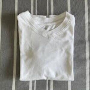 French Toast Boys' V-Neck Short Sleeve T-Shirt – Size 6/7 – White